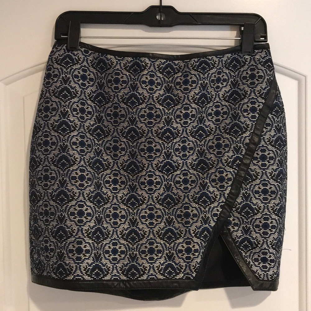 Express mini skirt